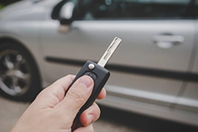 Seguro de auto por mes obligatorio